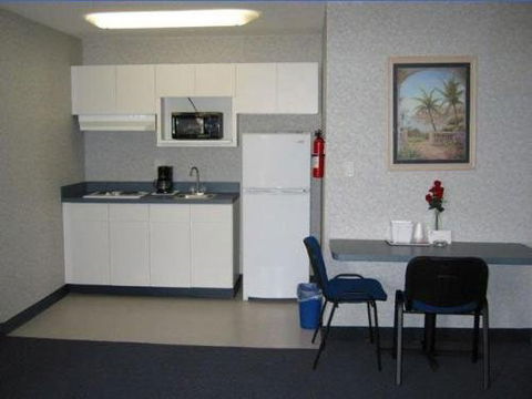 Studio Inn & Suites - Internet Find 2