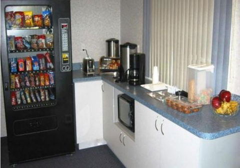 Studio Inn & Suites - Internet Find 5