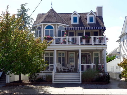 816 St. Charles Place-1 - Internet Find 2