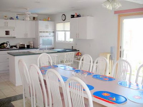 Ship Bottom Contemporary Ocean Block Home With Ocean Views From Living Room And Front Deck. Short Stroll To The Sand And Surf. G - Renee 8