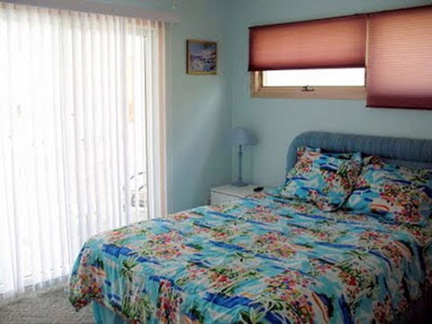 Ship Bottom Contemporary Ocean Block Home With Ocean Views From Living Room And Front Deck. Short Stroll To The Sand And Surf. G - Renee 6