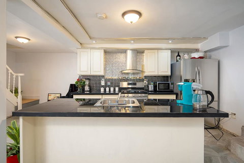 4 Bed 4bath 15Min To NYC.Parking.Balcony NYC View J-1 - Renee 28