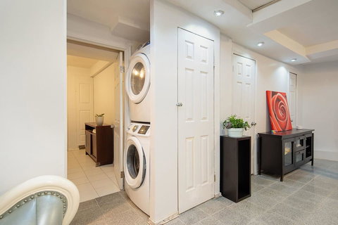 4 Bed 4bath 15Min To NYC.Parking.Balcony NYC View J-1 - Renee 8