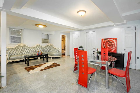 4 Bed 4bath 15Min To NYC.Parking.Balcony NYC View J-1 - Renee 0