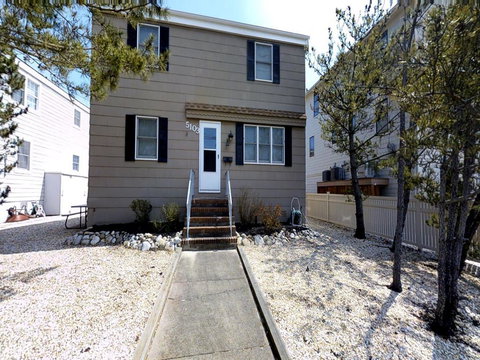 Ocean Side Single Family Home In Brant Beach - Renee 0