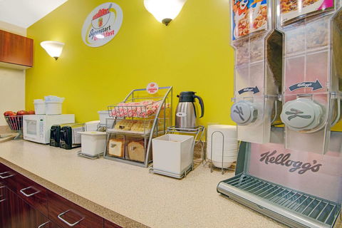 Super 8 By Wyndham Las Cruces/La Posada Lane - Internet Find 11