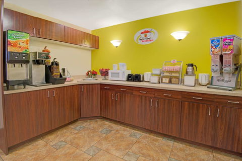 Super 8 By Wyndham Las Cruces/La Posada Lane - Internet Find 9