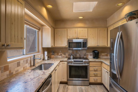 3 Bedroom - 20 Min. Walk To Plaza - Valle Del Sol - Internet Find 10