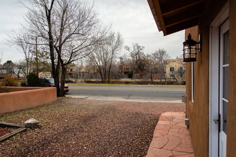 2 Bedroom - In Railyard, 10 Min. Walk To Plaza - Desert Breeze - Internet Find 28