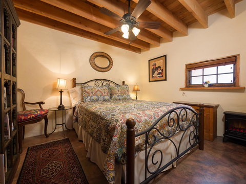 2 Bedroom - In Railyard, 10 Min. Walk To Plaza - Desert Breeze - Internet Find 18