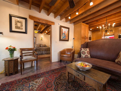 2 Bedroom - In Railyard, 10 Min. Walk To Plaza - Desert Breeze - Internet Find 3