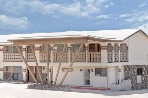 Knights Inn Las Vegas - Renee 0