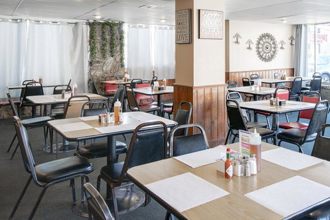 Knights Inn Las Vegas - Renee 3