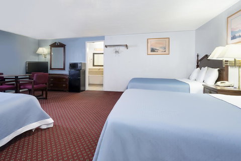 Knights Inn Las Vegas - Renee 13