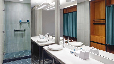 Aloft New York LaGuardia Airport - Renee 6