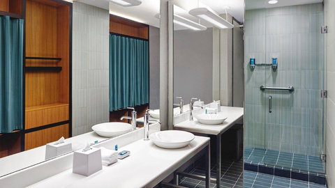 Aloft New York LaGuardia Airport - Renee 8