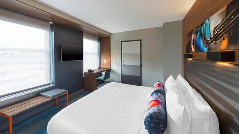 Aloft New York LaGuardia Airport - Renee 5