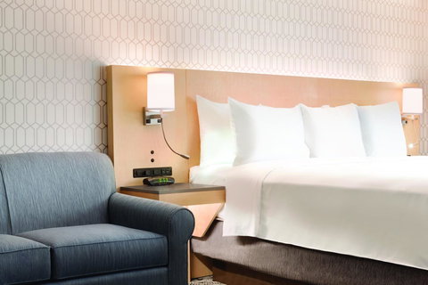 Radisson Hotel Charlotte Airport - Renee 4