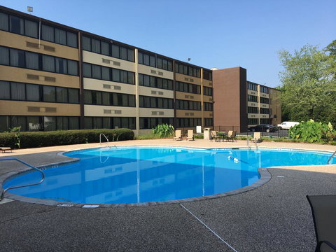 Radisson Hotel Charlotte Airport - Renee 1