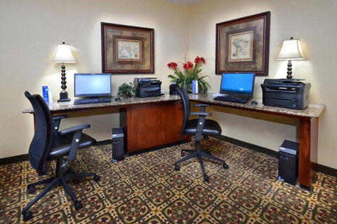 Holiday Inn Raleigh Durham Airport - Internet Find 34
