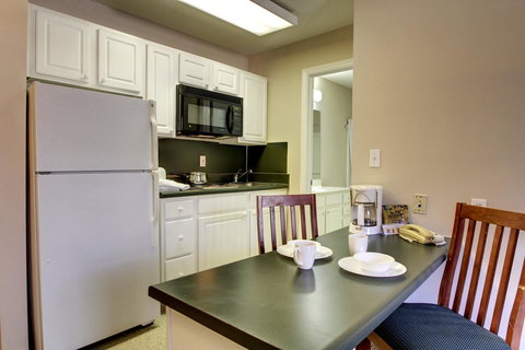 InTown Suites Extended Stay High Point NC - Renee 14