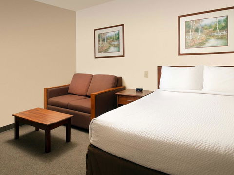 WoodSpring Suites Raleigh Apex - Renee 8