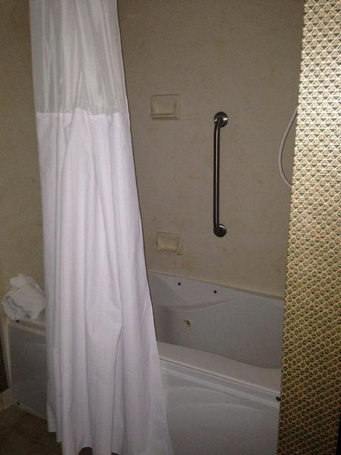 Wingate By Wyndham - Greenville - Renee 19