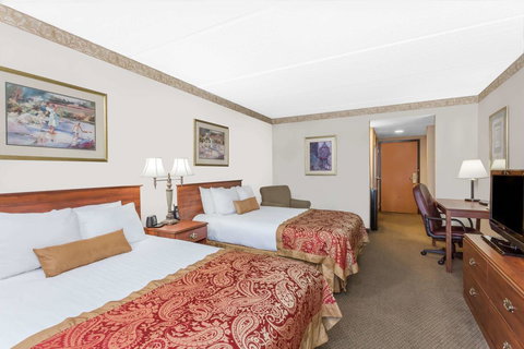 Wingate By Wyndham - Greenville - Renee 41