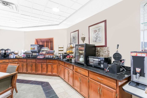 Wingate By Wyndham - Greenville - Renee 5