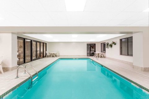 Wingate By Wyndham - Greenville - Renee 43