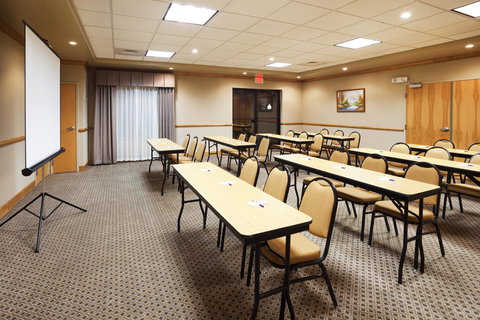 Holiday Inn Express Forest City - Renee 20