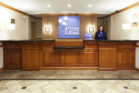 Holiday Inn Express Forest City - Renee 9