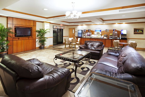 Holiday Inn Express Forest City - Renee 19