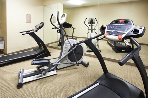 Holiday Inn Express Forest City - Renee 17