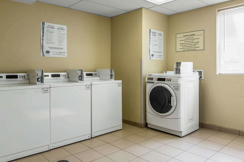 Suburban Extended Stay Hotel Camp Lejeune - Renee 5