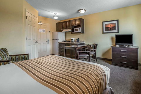 Suburban Extended Stay Hotel Camp Lejeune - Renee 11