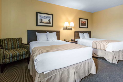 Suburban Extended Stay Hotel Camp Lejeune - Renee 1