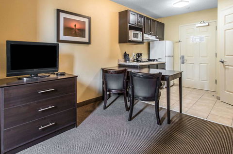 Suburban Extended Stay Hotel Camp Lejeune - Renee 14