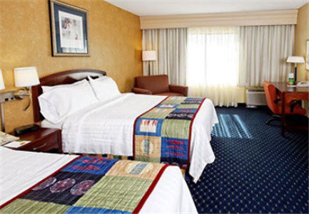 Courtyard Greenville - Renee 20