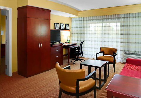 Courtyard Greenville - Renee 11