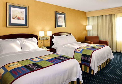 Courtyard Greenville - Renee 12