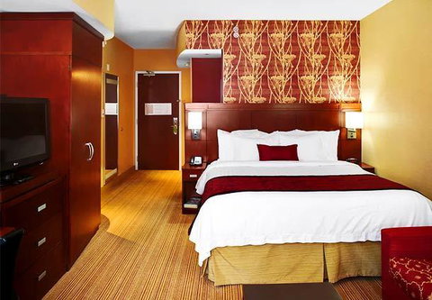 Courtyard Greenville - Renee 6