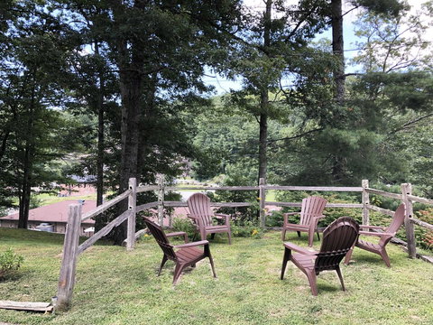 Cashiers Village Inn - Swimm 31