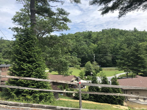 Cashiers Village Inn - Swimm 34