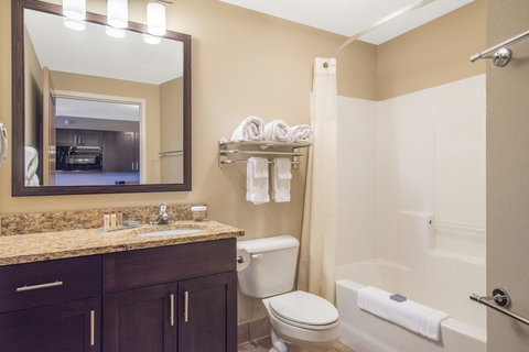 Hawthorn Suites By Wyndham Dickinson - Internet Find 13