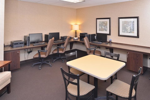 Hawthorn Suites By Wyndham Dickinson - Internet Find 10