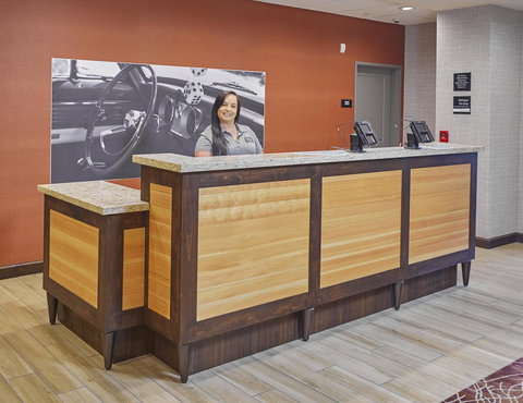 Hampton Inn & Suites Roseburg - Renee 7