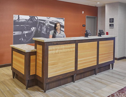 Hampton Inn & Suites Roseburg - Renee 11