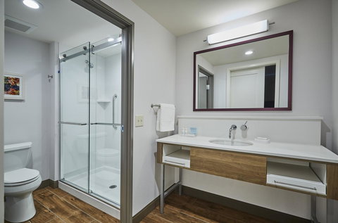 Hampton Inn & Suites Roseburg - Renee 18