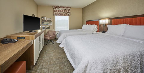Hampton Inn & Suites Roseburg - Renee 17